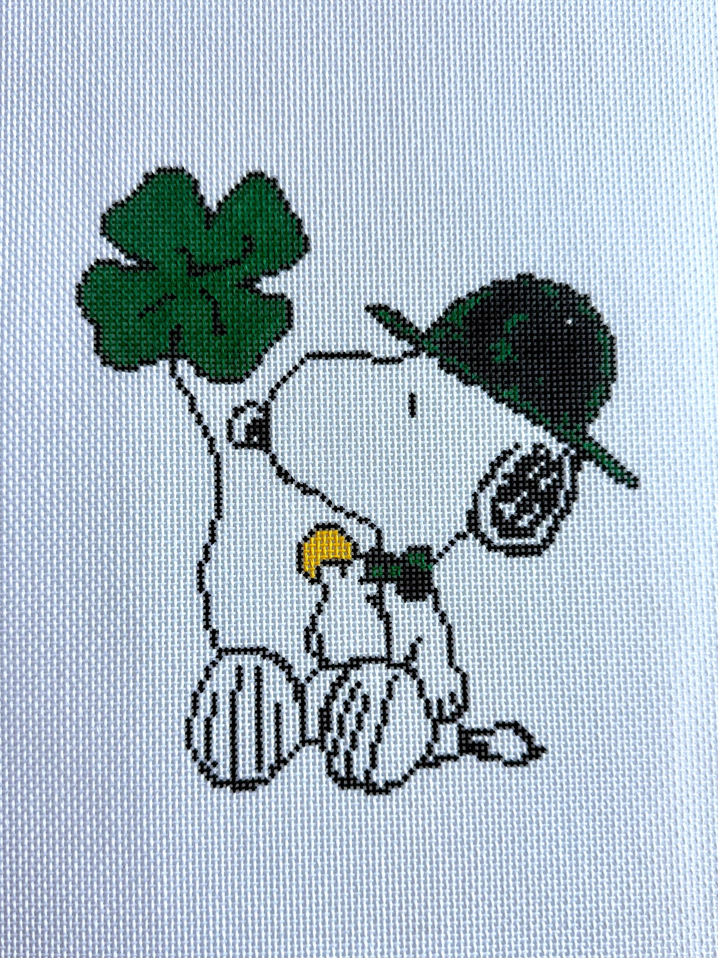 PNTS-STPAT01 - Snoopy with Shamrock