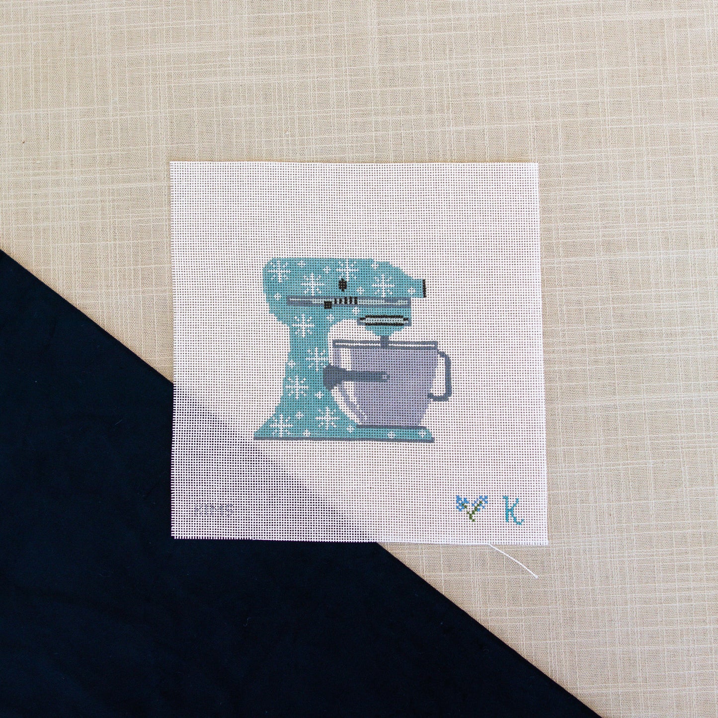 KIM5 - Mixer - Light Blue Snowflake