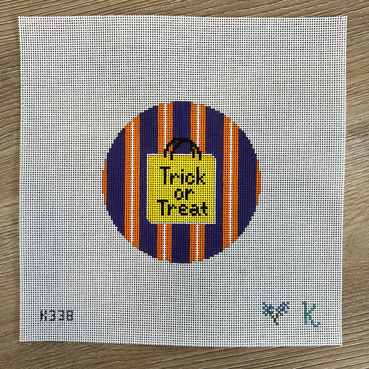 K338 - Halloween Round- Trick or Treat Bag