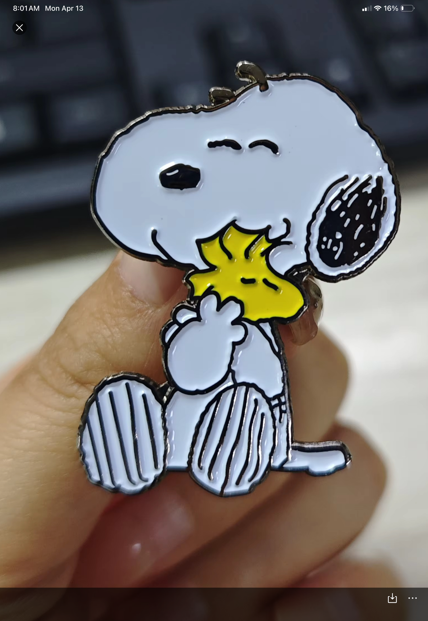 Snoopy hugging Woodstock Needleminder